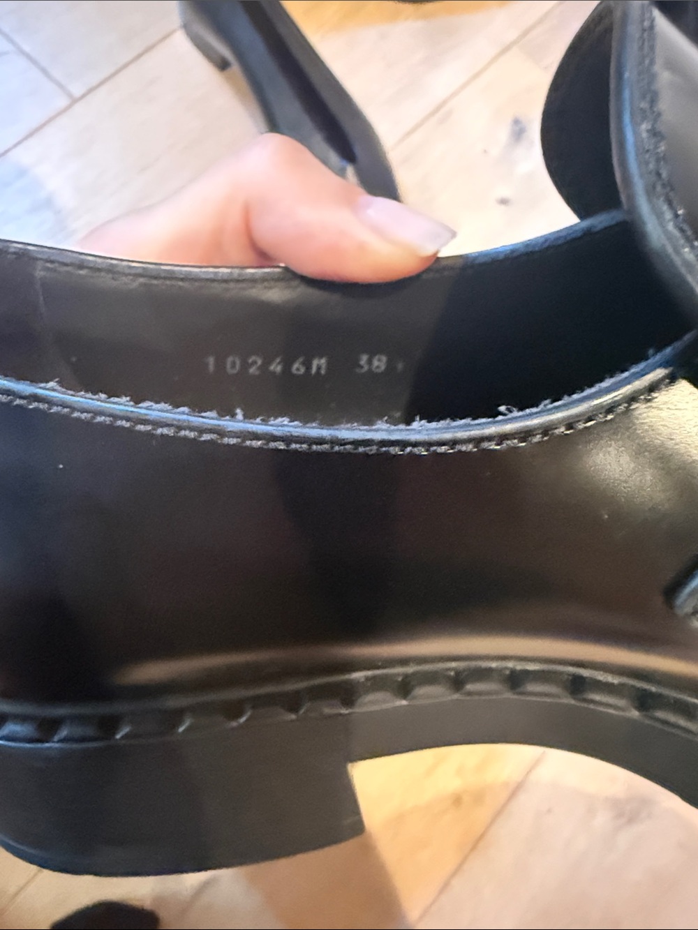 Prada loafer size 38 like new - Picture 4 of 7